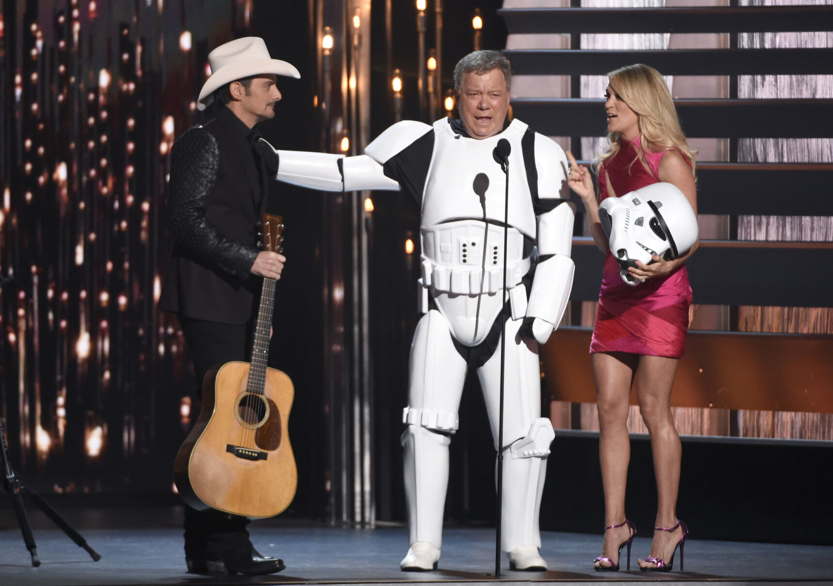 2015: Brad Paisley, William Shatner, Carrie Underwood